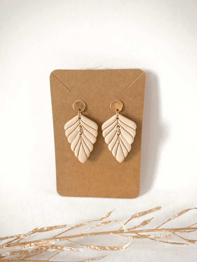 Boucles d&#039;oreilles Feuilles beige